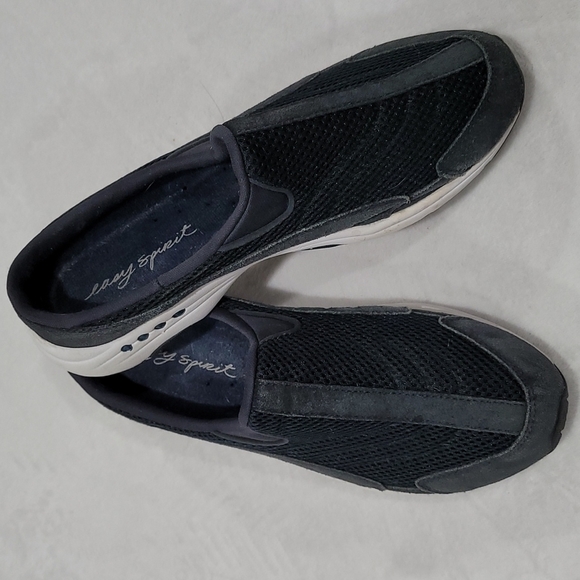 EUC Easy Spirit Traveltime Sneaker Black size 10 1/2 (10.5) - Picture 2 of 7